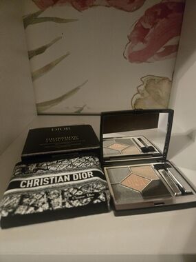 Dior 5-Color Eyeshadow Palette – Neutral Pink & Taupe